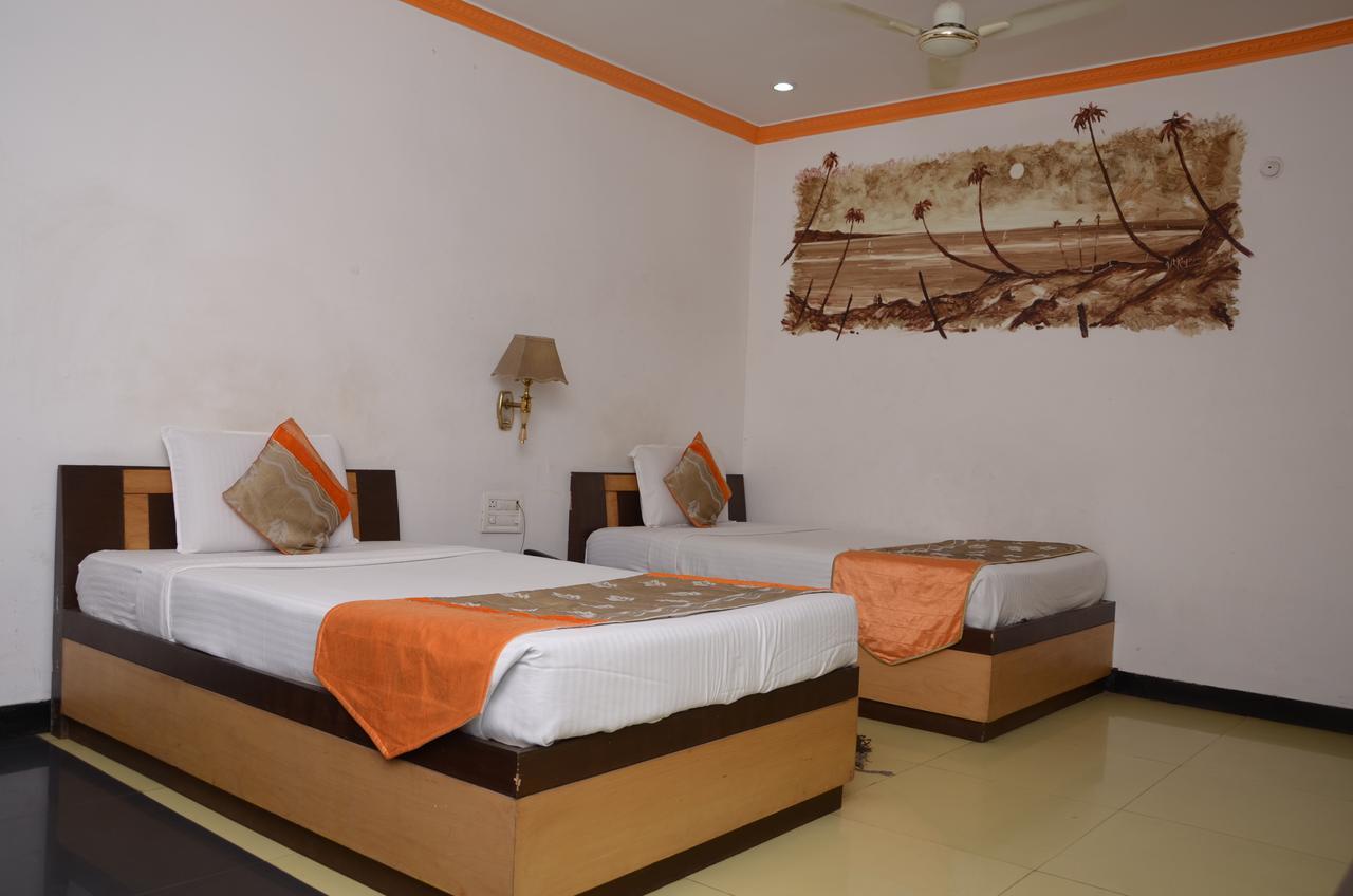 Hotel Rahul Deluxe Nagpur Bagian luar foto