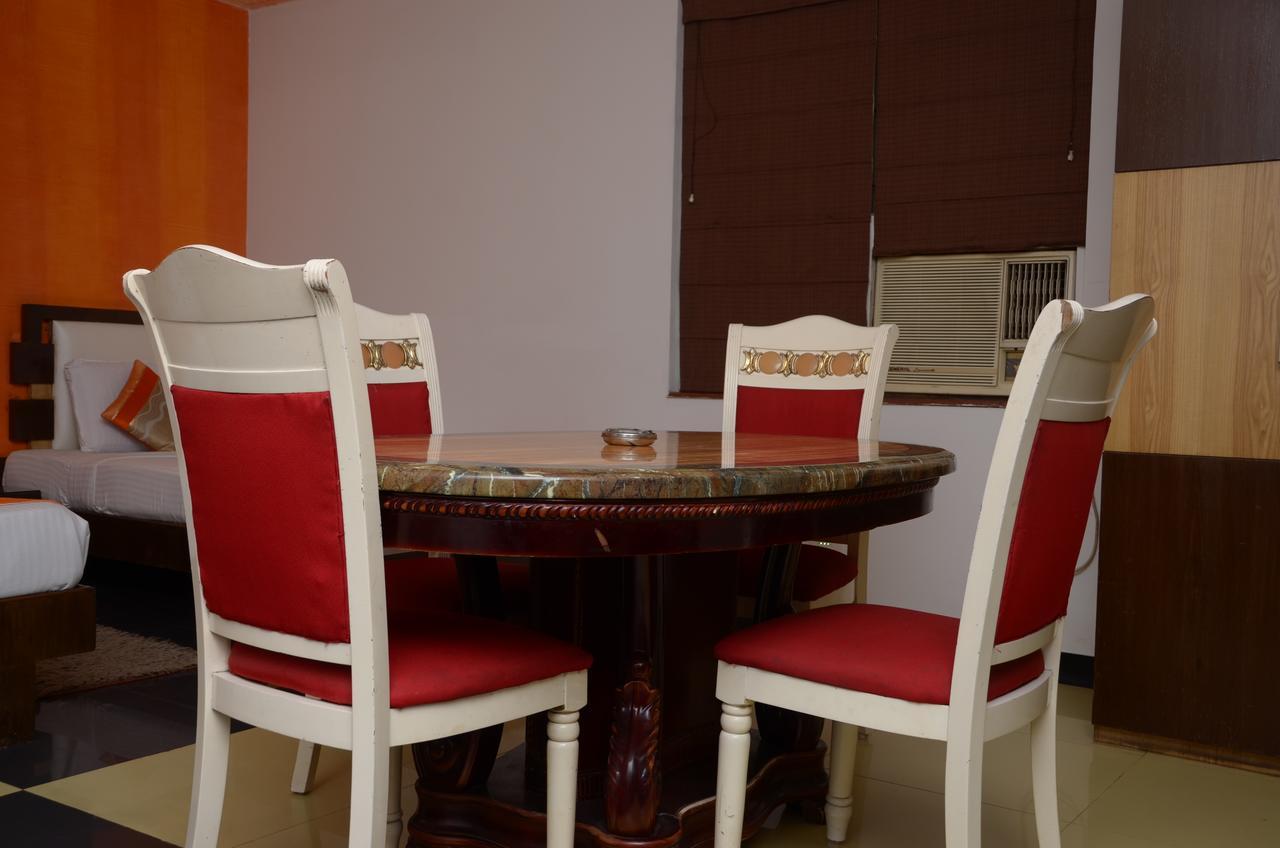 Hotel Rahul Deluxe Nagpur Bagian luar foto