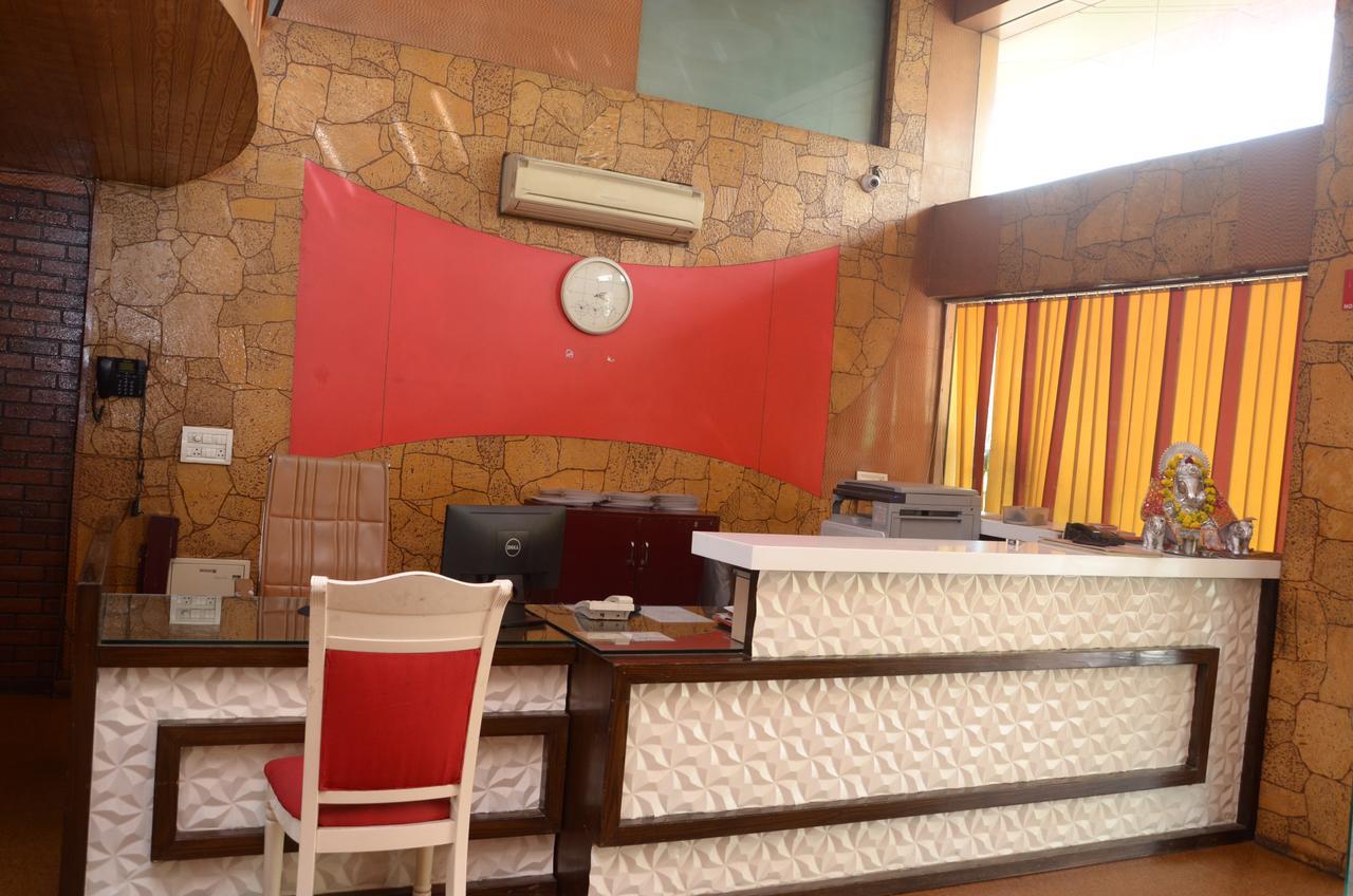 Hotel Rahul Deluxe Nagpur Bagian luar foto