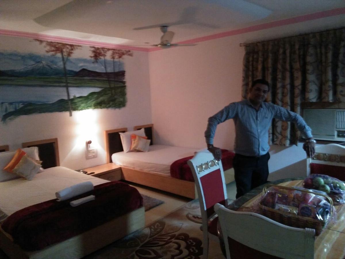 Hotel Rahul Deluxe Nagpur Bagian luar foto